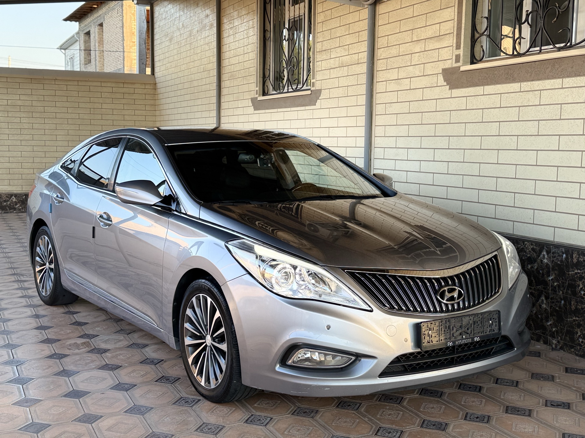 Hyundai Grandeur HG300 2016