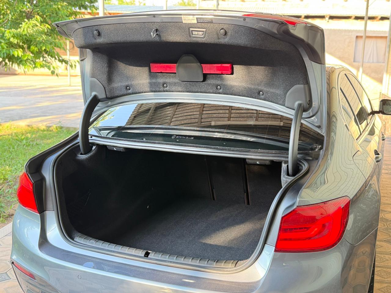 BMW 5 Series (530i G30) — миниатюра 3