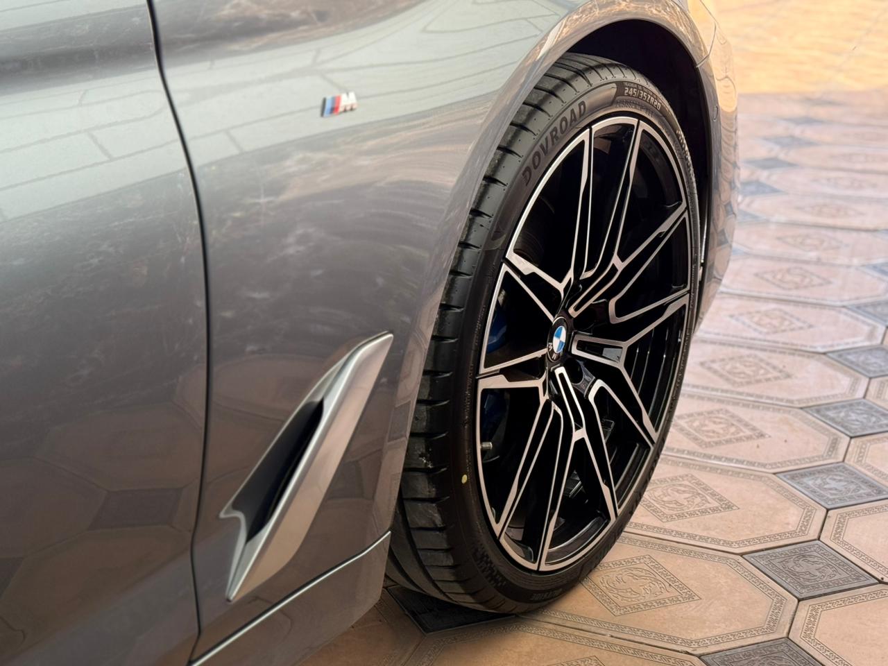 BMW 5 Series (530i G30) — миниатюра 7